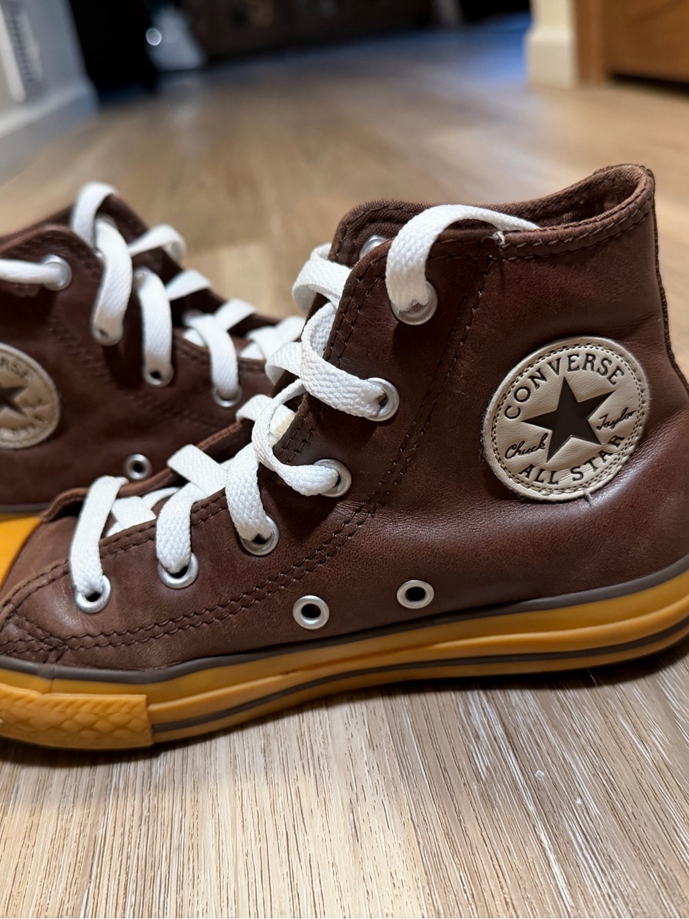 Converse All Star Brown Leather High Top Sneakers Youth Size 1 Boy’s - Picture 2 of 7